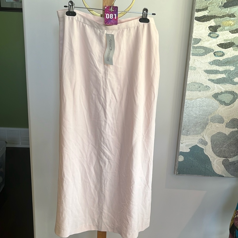 # 81 100% Silk Gino Bessilini Pink Skirt Size 14 Waist 16 and Length 37